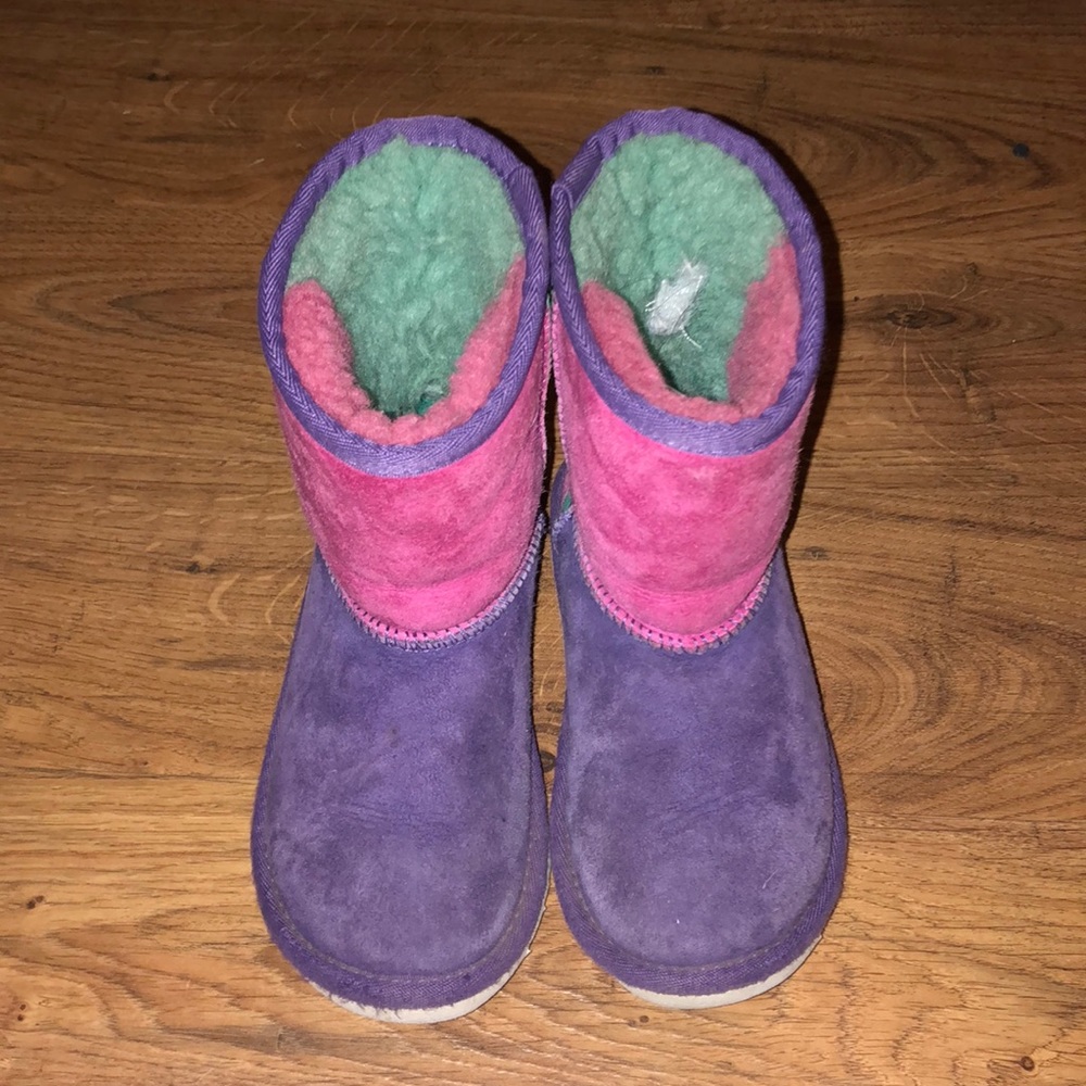!!!!SOLD!!!! Girls color blocked Uggs